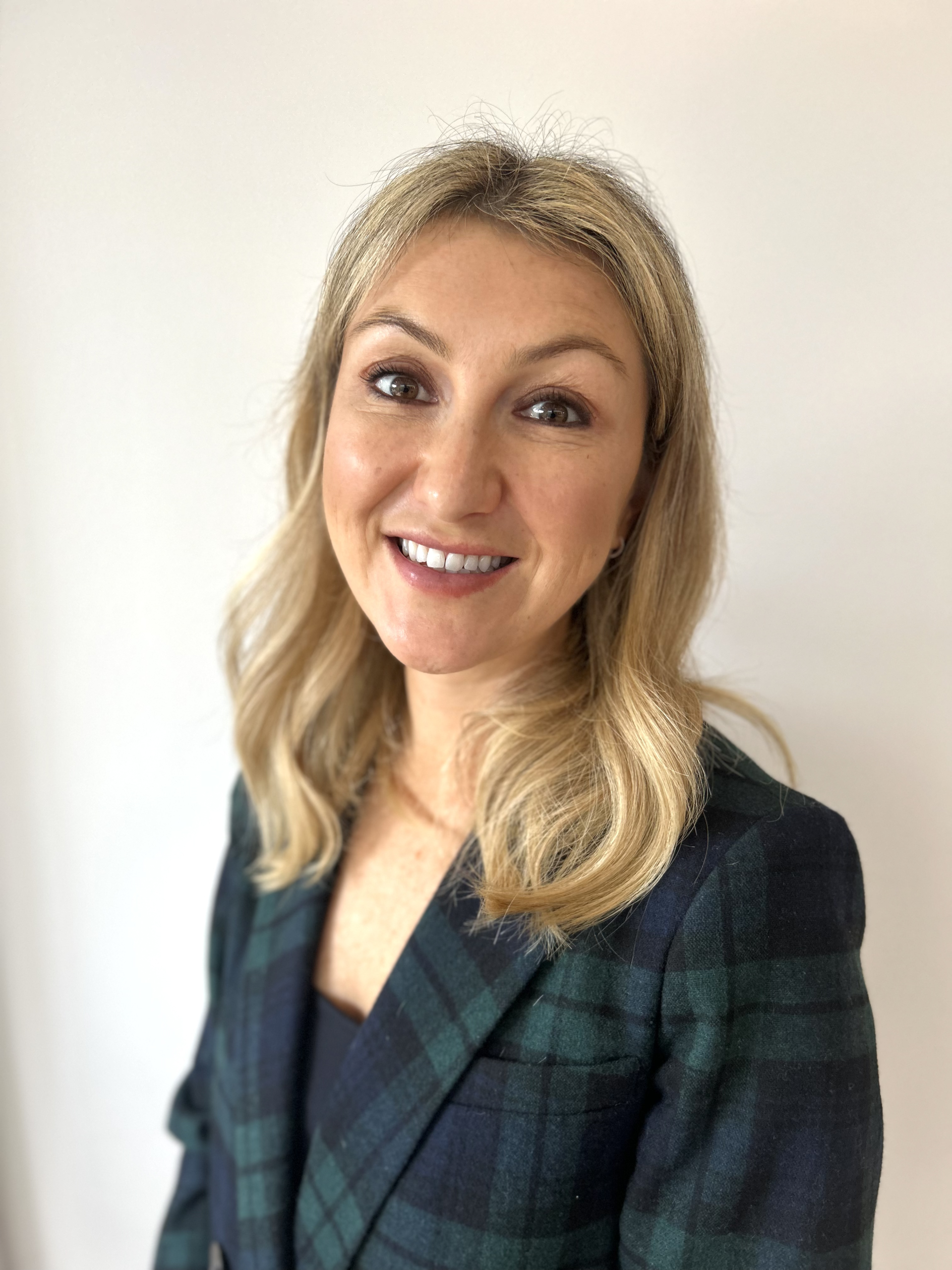 Dr Lucy Viney