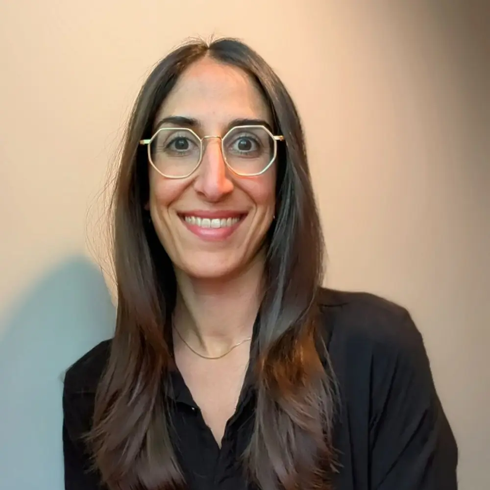 Dr Kiana Azmoodeh