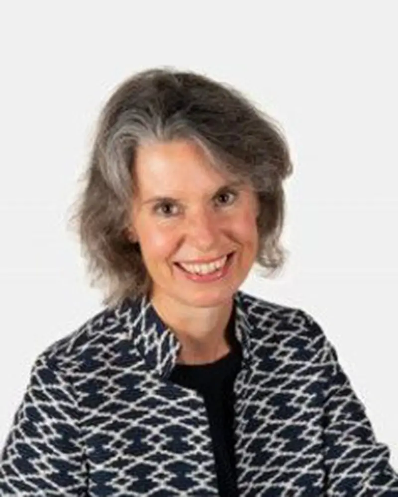 Ms Caroline Parker